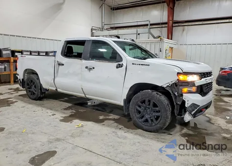 2022 Chevrolet Silverado Ltd K1500 Custom z USA, uszkodzony, nr VIN 1GCPYBEK9NZ199730